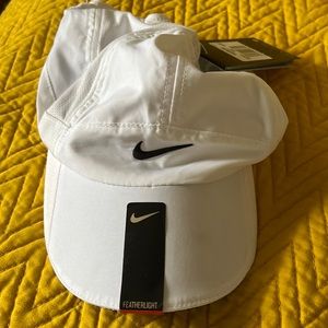 NWT Nike Womens White Tennis Hat